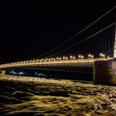 The_Hanging_Bridge_in_Rishikesh(Janki_Jhula)